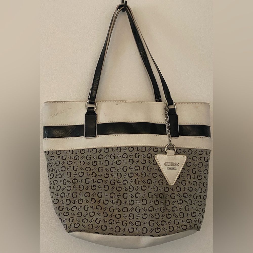 Guess Black & White Patterned Logo Tote Bag